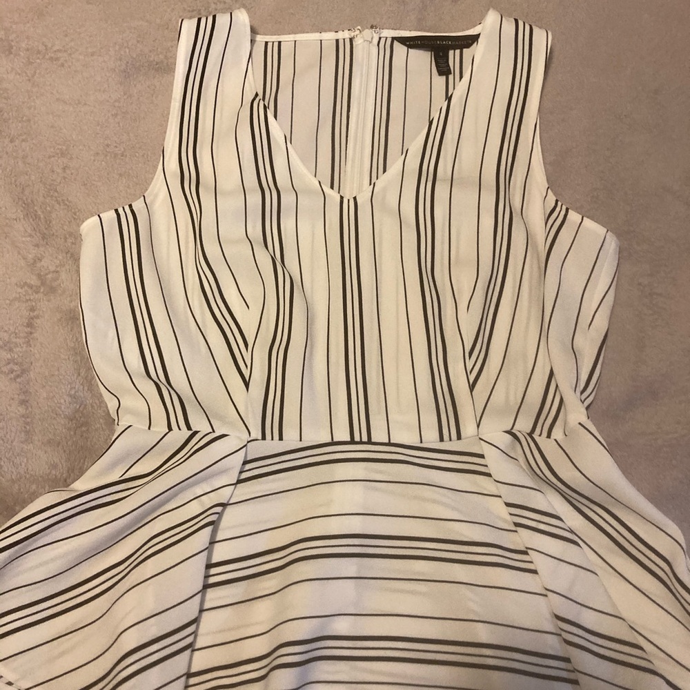 Cute top white with black stripes